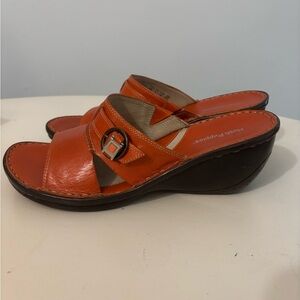 Hush Puppies Women's Orange Buckle Mules NWT and box